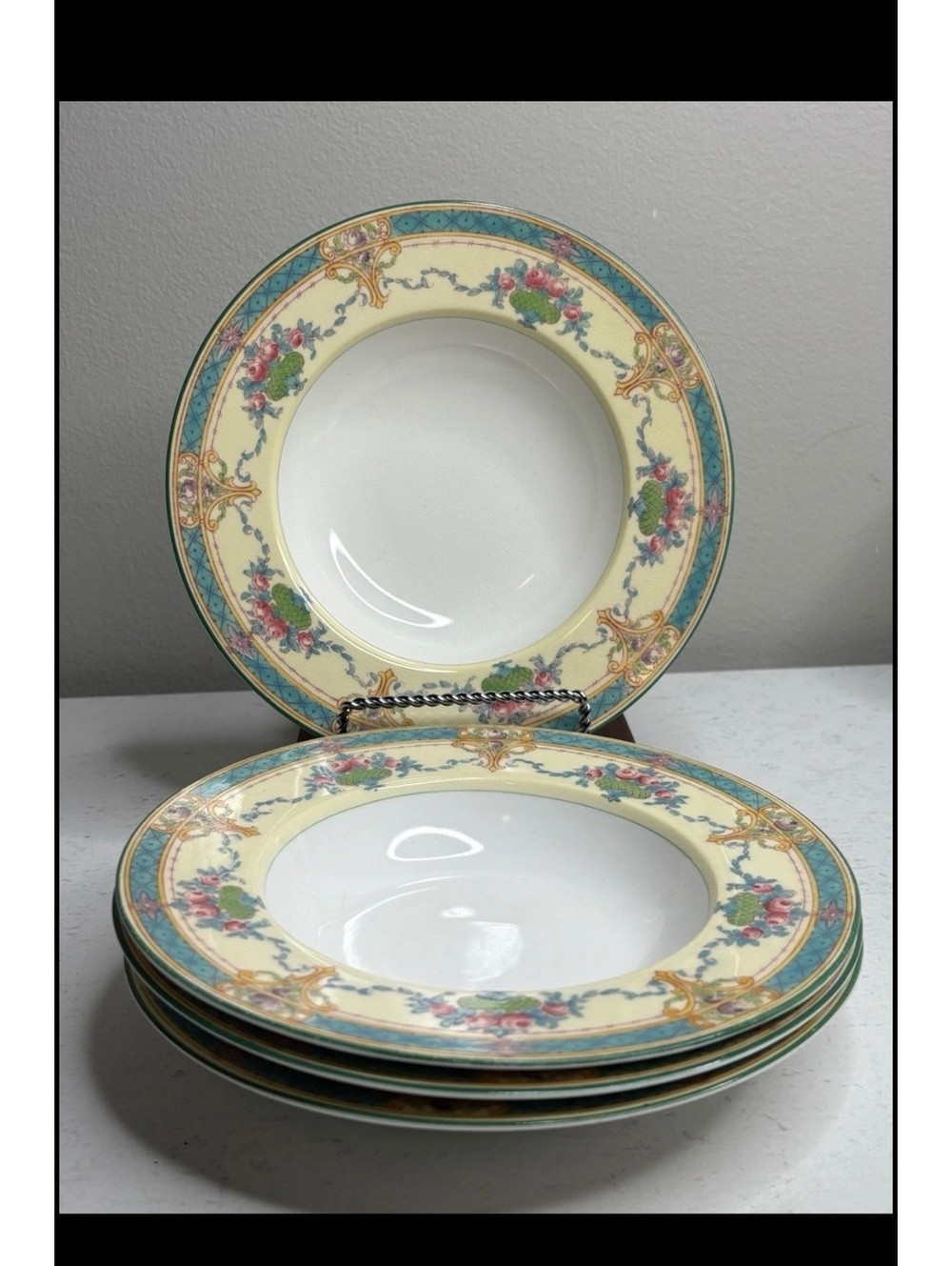 Royal Worcester Melba Cream Rim Bone China set of 8